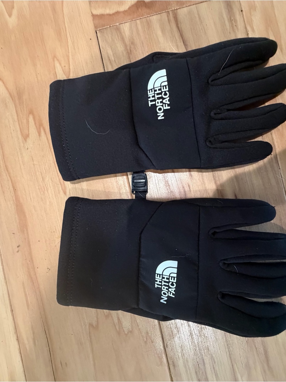 The North Face Youth Medium Black Touchscreen Winter Gloves